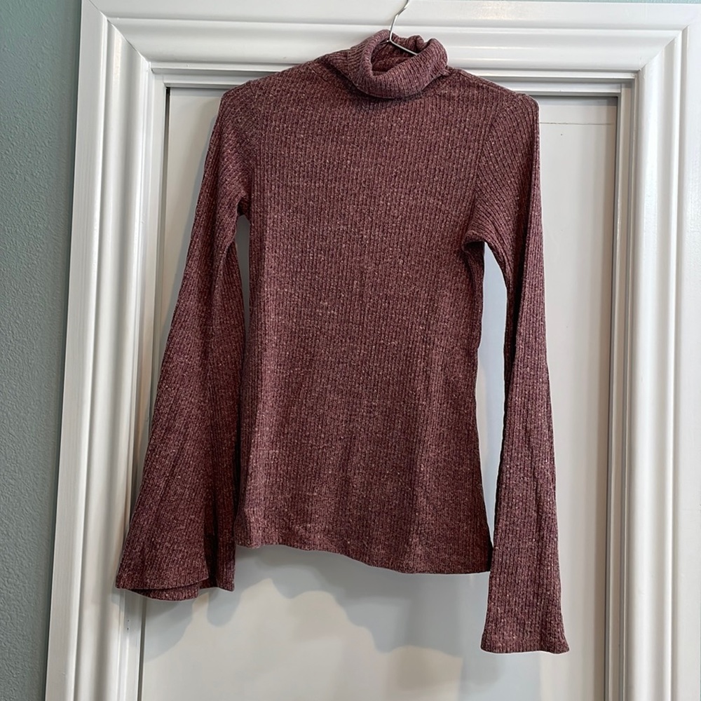 Xhilaration Turtleneck Bell Sleeve Top M